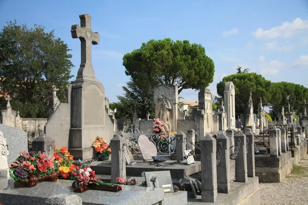 Friedhof in carpentras, Frankreich — Stockfoto