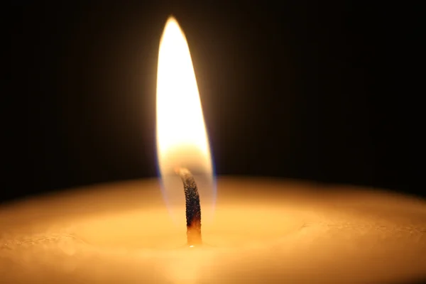 Plamen svíce v zblízka — Stock fotografie