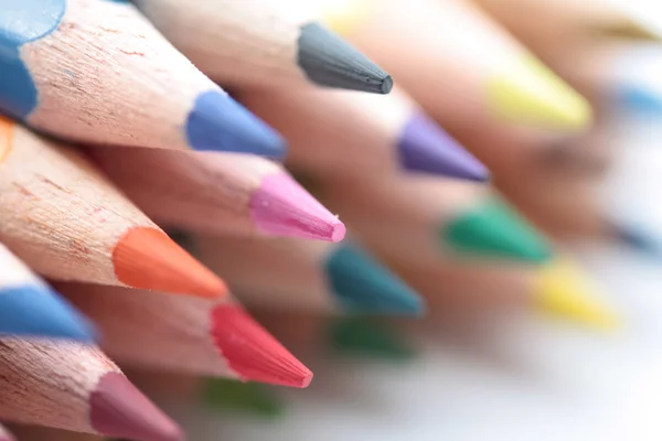 Montón de nuevos lápices de color — Foto de Stock
