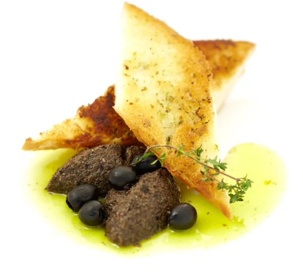 Tapenade van olijven in een toast — Stockfoto