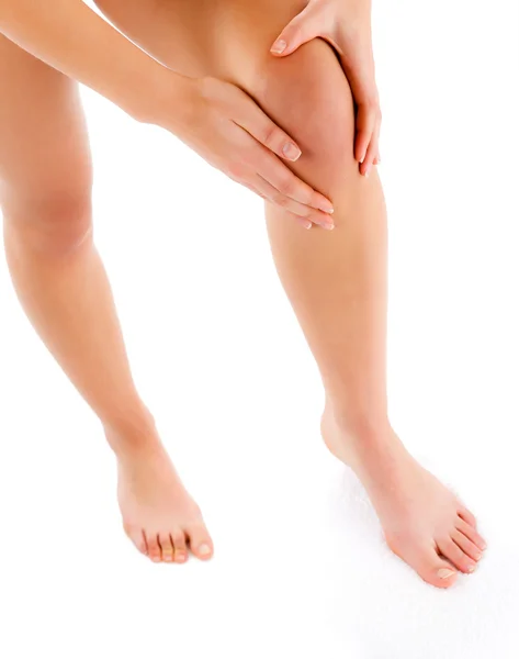 Donna massaggio dolore ginocchio — Foto Stock