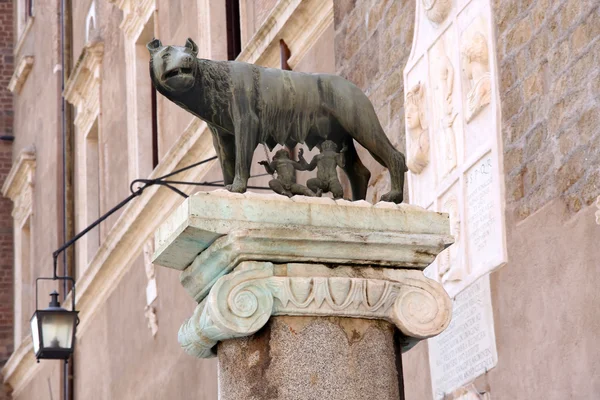 Statyn av romul och remus — Stockfoto