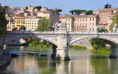 Bridge Il Tevere a Ponte Vittorio Emanuele II in Rome, Italy clipart