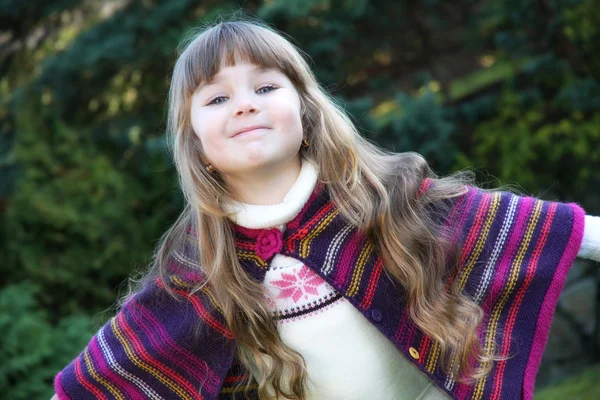 Schönes Kleines Porträt Eines Mädchens Park — Stockfoto