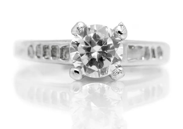 Silver ring med diamant — Stockfoto