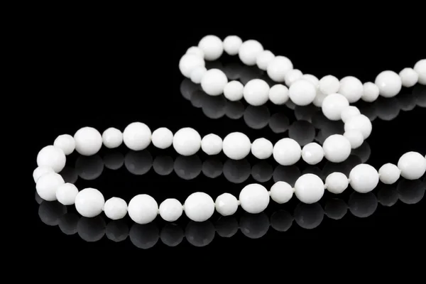 白色的珠子 — 图库照片