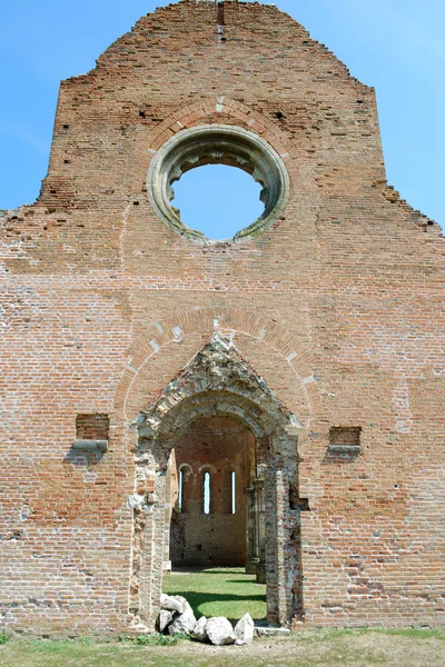 Kerk ruïne — Stockfoto