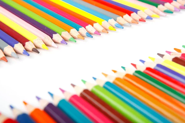 Crayones sobre fondo blanco —  Fotos de Stock