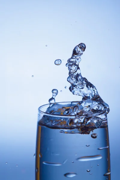 Vidrio y agua — Foto de Stock