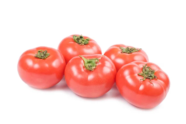 Красные свежие томаты — стоковое фото