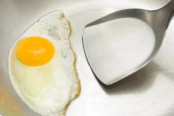 Fry egg in pan — Stock Photo, Image