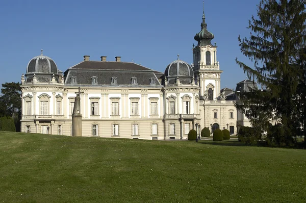 Mooie festetics-kasteel in keszthely, Hongarije — Stockfoto