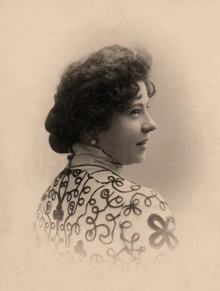Vintage Portre Bir Genç Kız Atış Civarında 1914 Çekildi — Stok fotoğraf