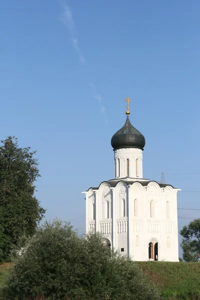 ネルリ川ボゴリュボヴォにとりなしの祈りの教会 — ストック写真