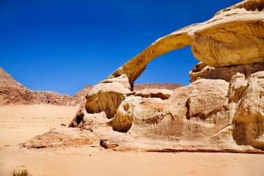 taş köprü wadi rum çölünde, jordan