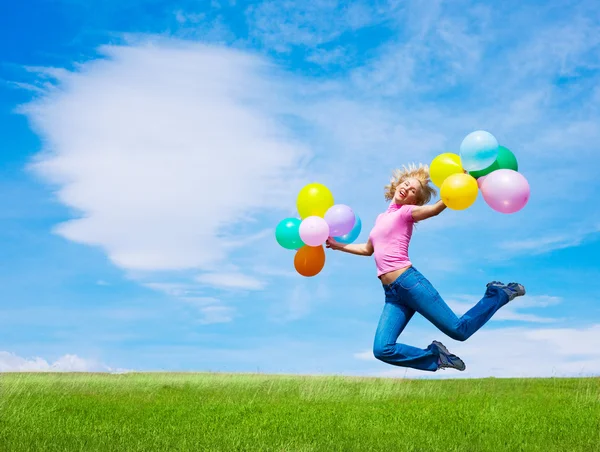 Vrouw met ballonnen — Stockfoto