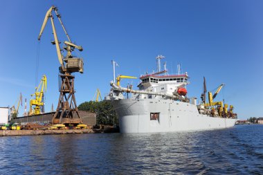 Dredging ship clipart