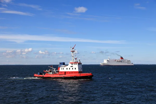 Maneuvers at sea — Stock Photo, Image