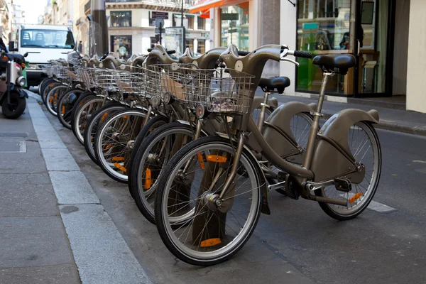 Велосипеды в Париже — стоковое фото