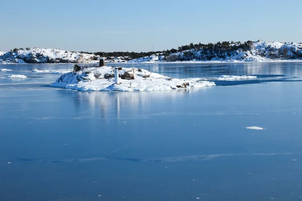 Mare e isole congelati — Foto Stock