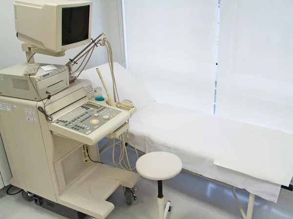 Sanitka Vybavením Ultrazvuku Nemocnici — Stock fotografie