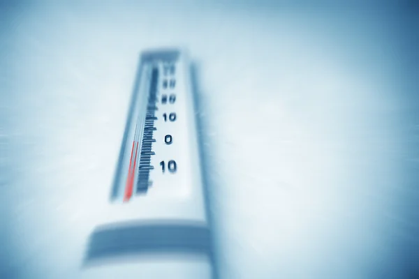 Below zero on thermometer. — Stock Photo, Image