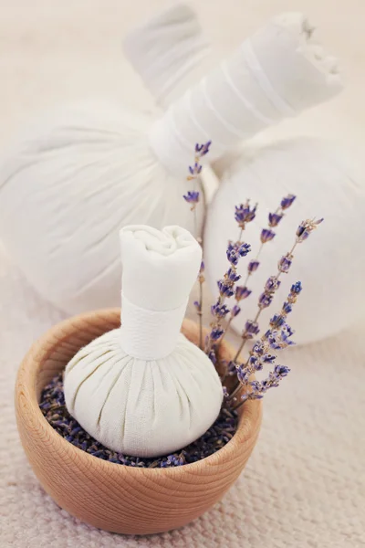 Lavendel Massage Stempel — Stockfoto
