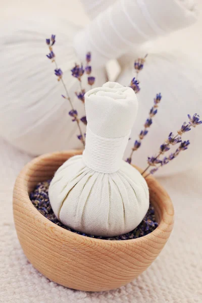 Lavendel Massage Stempel — Stockfoto