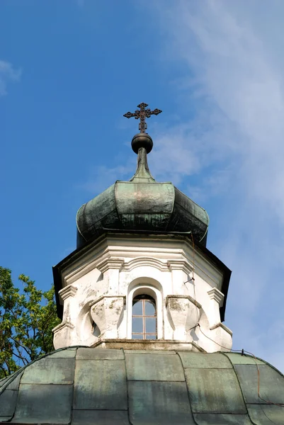 Die dem heiligen adalbert geweihte kirche — Stockfoto