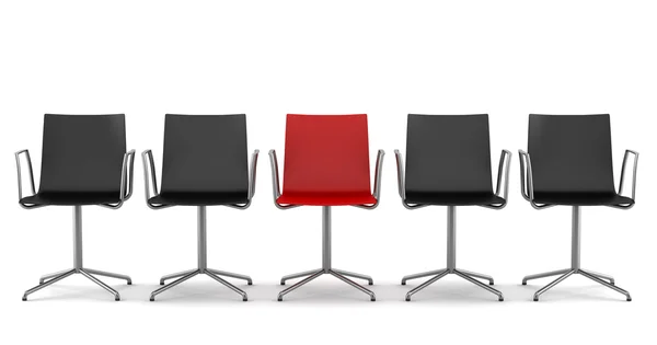 Silla de oficina roja entre sillas negras aisladas sobre fondo blanco — Foto de Stock