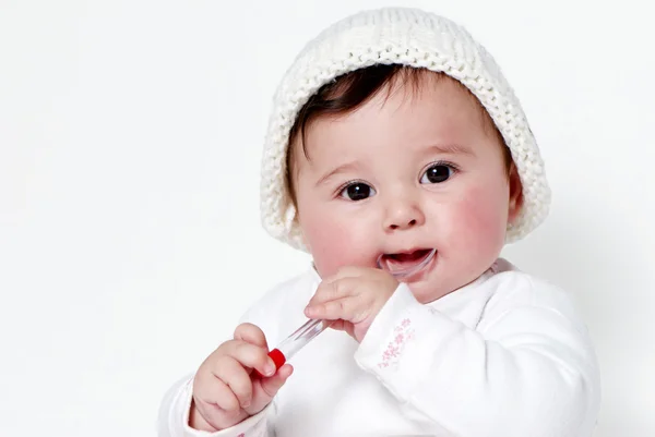 Κοριτσάκι σε λευκό φόντο. πορτρέτο — Φωτογραφία Αρχείου