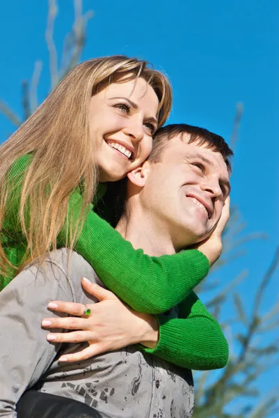 Beautiful couple portrait smiling outdoors — Stock Photo, Image