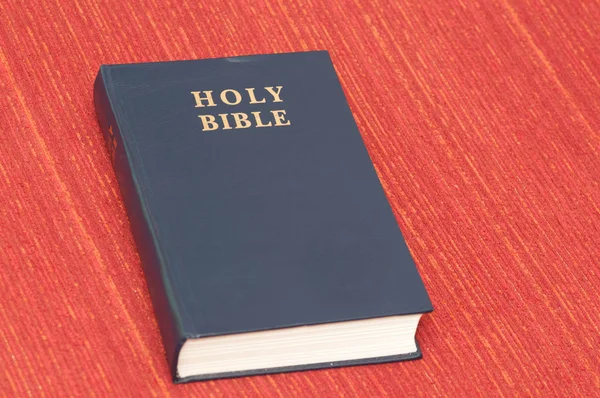 Primer Plano Sagrada Biblia —  Fotos de Stock
