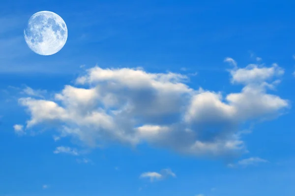Obloha a měsíc — Stock fotografie