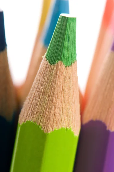 白で隔離される色鉛筆 — ストック写真