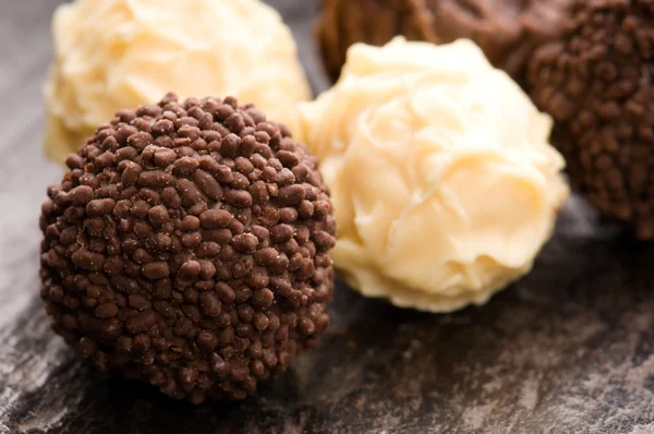 Assortiment de truffes au chocolat — Photo