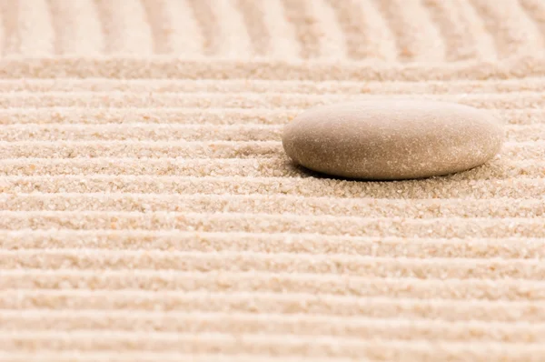 Дзен. Камень и песок — стоковое фото