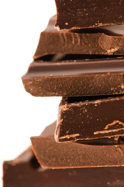 Gehackte Schokolade Isoliert Auf Weißem Hintergrund — Stockfoto