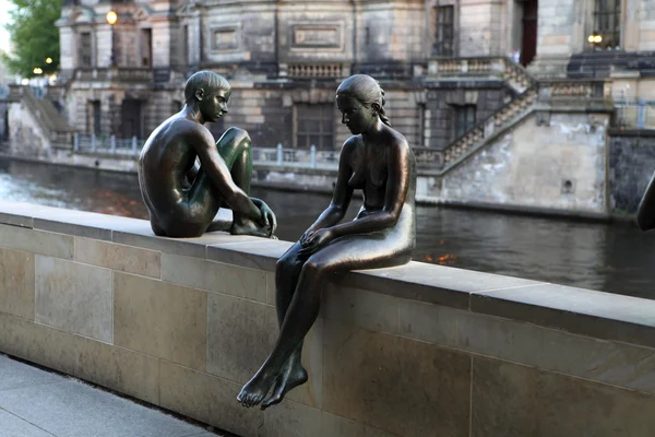 Straat sculpturen in Berlijn, Duitsland — Stockfoto