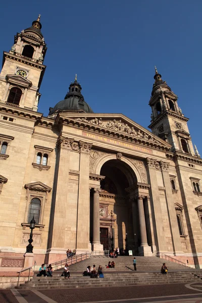 在匈牙利首都布达佩斯的圣斯蒂芬大教堂 — 图库照片