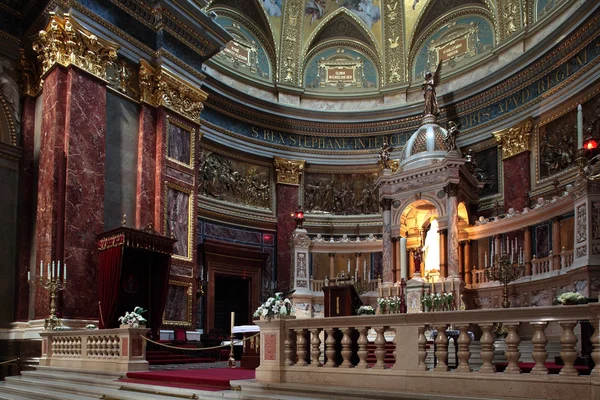 Dentro da Basílica de Santo Estêvão em Budapeste Fotografias De Stock Royalty-Free