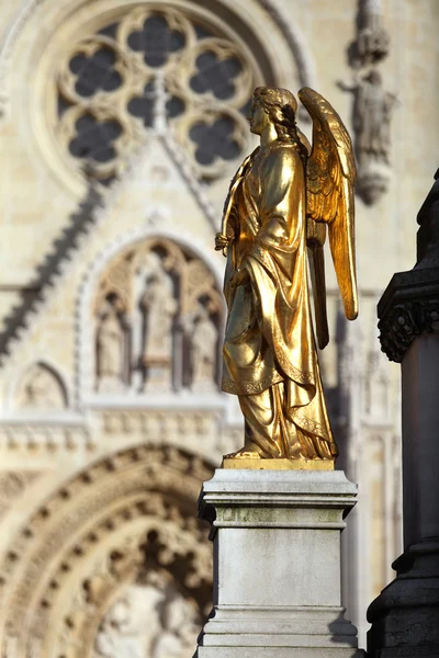 Estátuas Anjos Catedral Zagreb Croácia — Fotografia de Stock