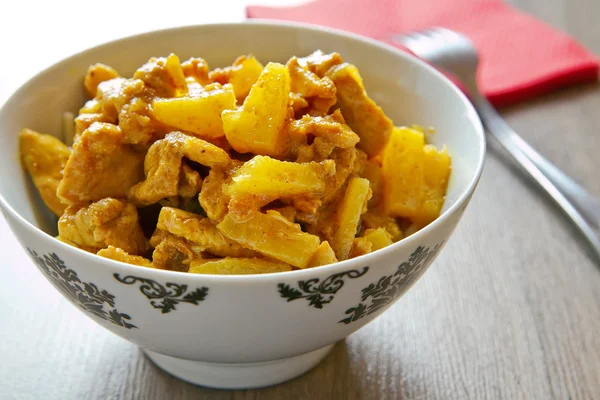 tavuk ve ananas curry ile