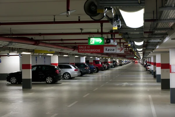 Podzemní parkování — Stock fotografie