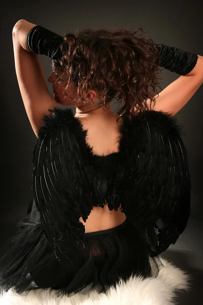 Krásné Mladé Angel Černém Pozadí — Stock fotografie