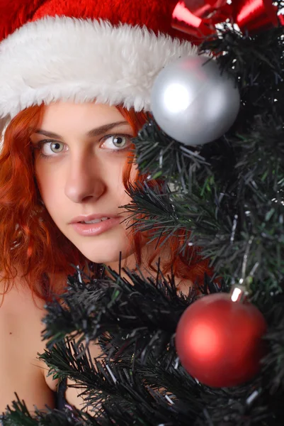 Mujer con árbol de Navidad —  Fotos de Stock