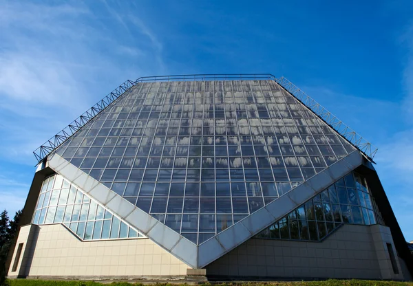 stock image Front of building and sky