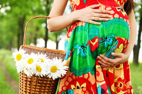 Gravid Ung Skönhet Kvinna Färg Kläder — Stockfoto