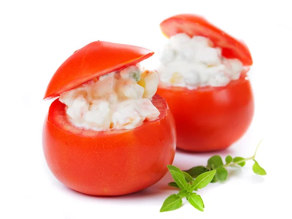 Pomidor Faszerowany na białym tle — Zdjęcie stockowe