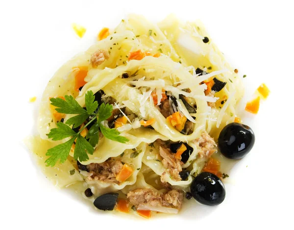 Pasta with tuna meat and olives — Stock Photo, Image
